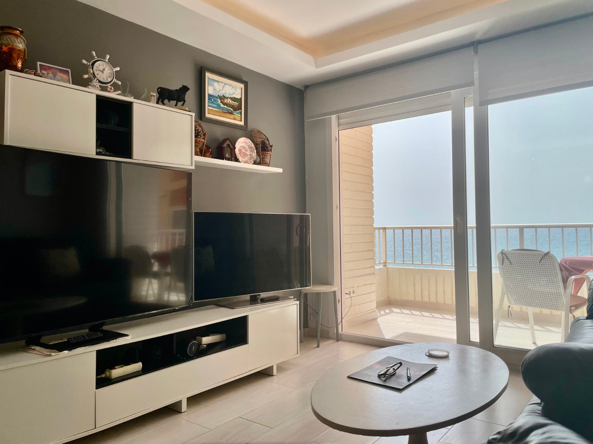 For sale - 3 Bedroom 1 Bathroom Apartment - Middle Floor Apartment in Torrevieja - Playa Del Cura  - Alicante