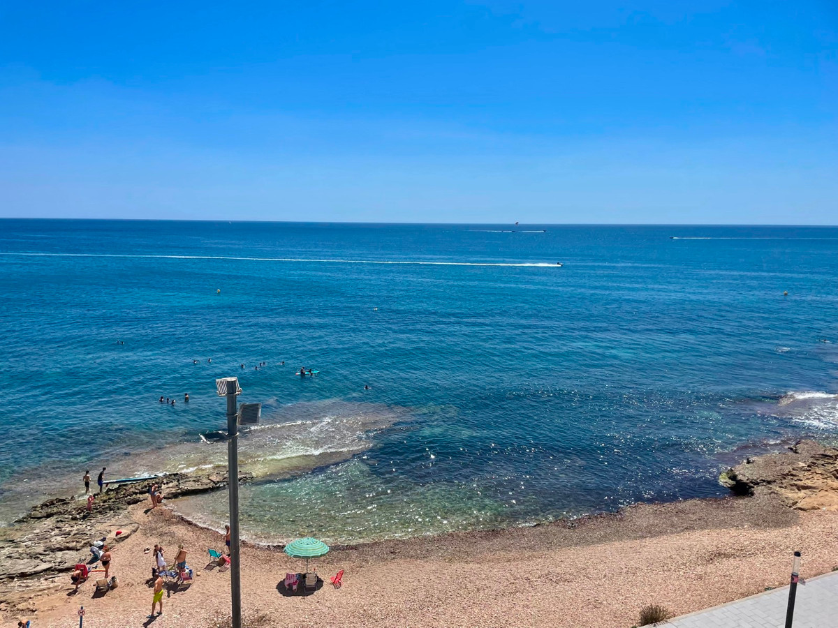 For sale - 3 Bedroom 1 Bathroom Apartment - Middle Floor Apartment in Torrevieja - Playa Del Cura  - Alicante