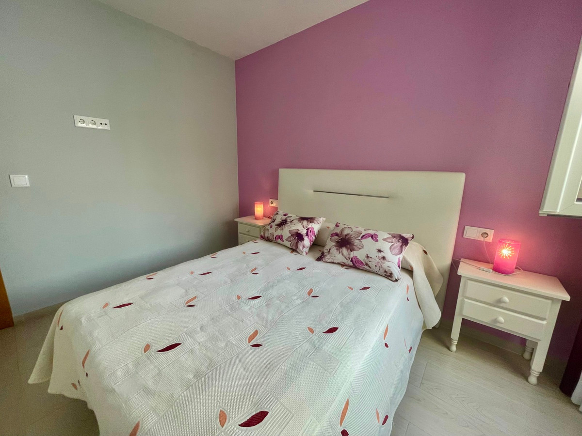For sale - 3 Bedroom 1 Bathroom Apartment - Middle Floor Apartment in Torrevieja - Playa Del Cura  - Alicante