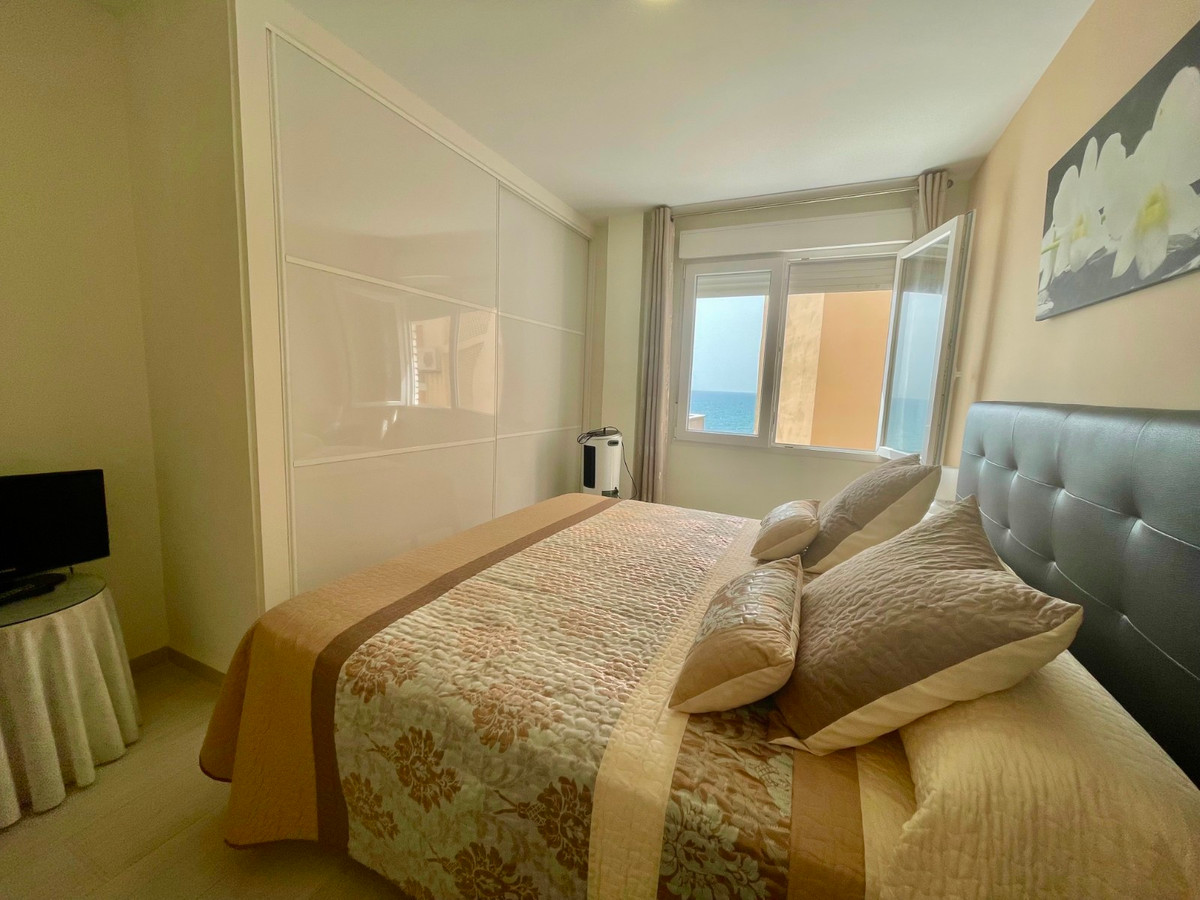 For sale - 3 Bedroom 1 Bathroom Apartment - Middle Floor Apartment in Torrevieja - Playa Del Cura  - Alicante