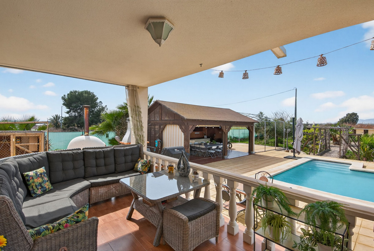 For sale - 5 Bedroom 3 Bathroom House - Finca - Cortijo in Crevillente - Crevillent - Crevillente - Crevillent Centro  - Alicante