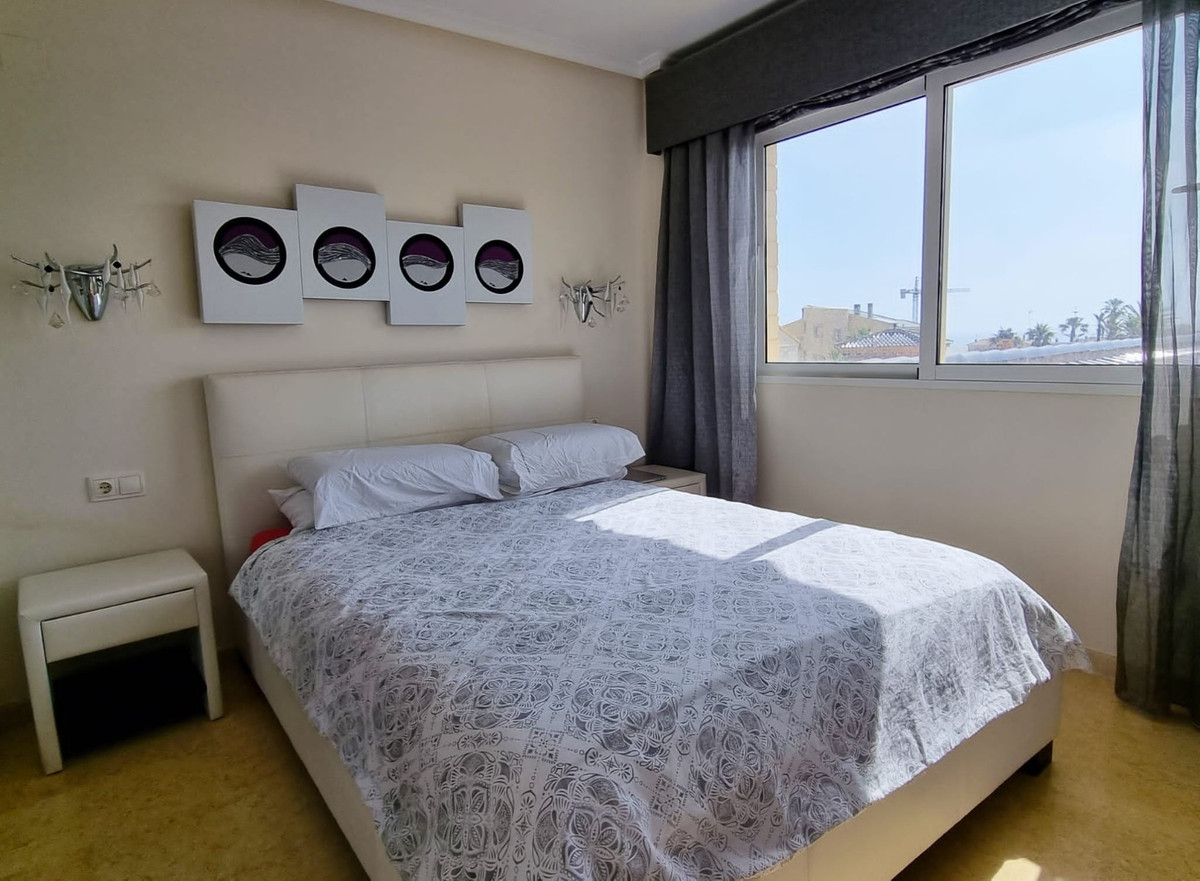 For sale - 5 Bedroom 5 Bathroom House - Detached Villa in Torrevieja - La Mata  - Alicante