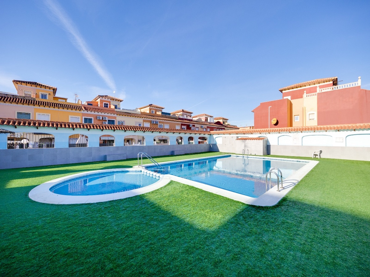For sale - 2 Bedroom 2 Bathroom Townhouse in Torrevieja - Torrevieja - Alicante