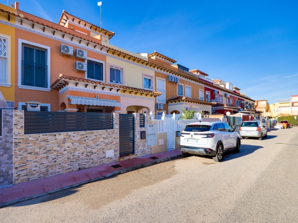 2 Bedroom 2 Bathroom Townhouse in Torrevieja