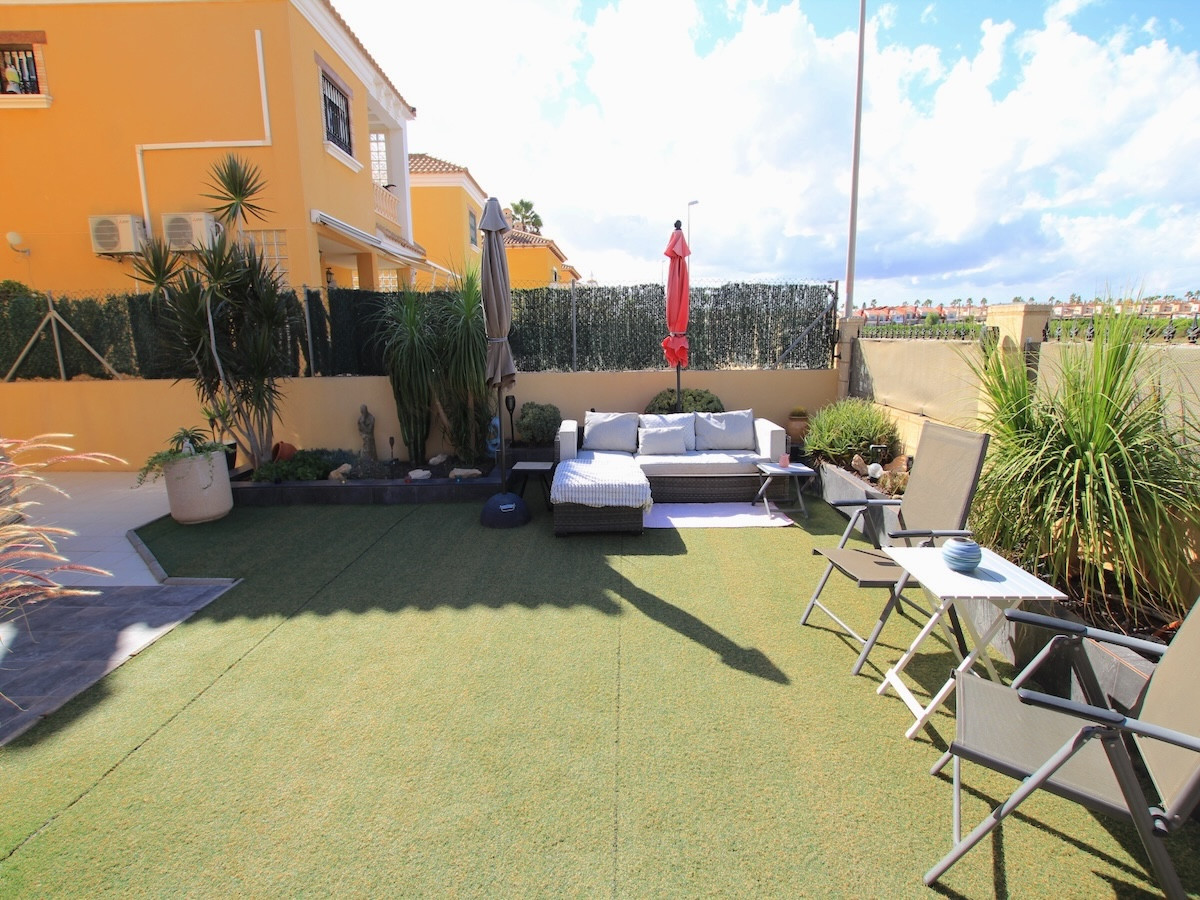 For sale - 3 Bedroom 2 Bathroom Detached Villa in El Raso - Guardamar del Segura Centro  - Alicante