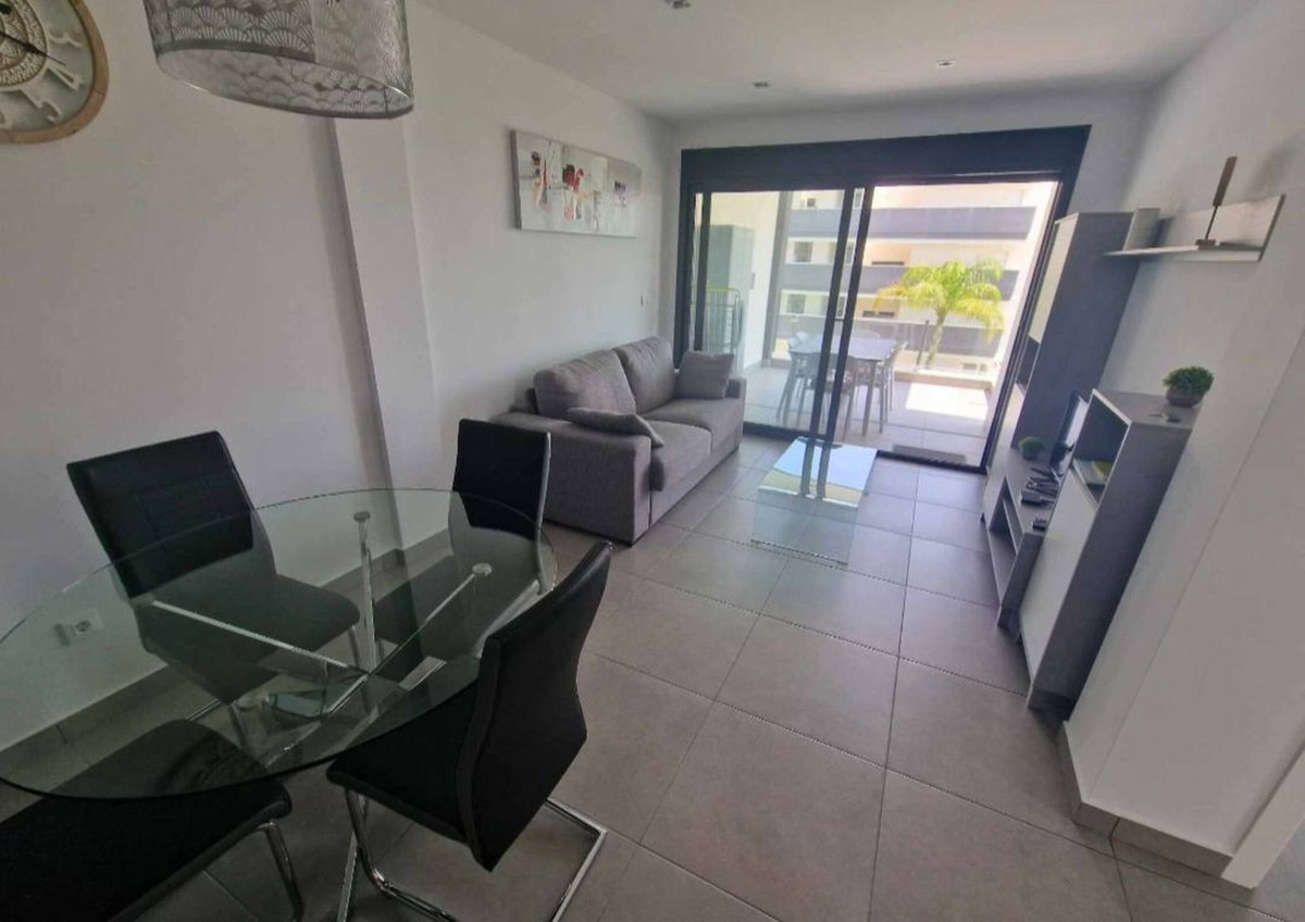 For sale - 2 Bedroom 2 Bathroom Apartment - Middle Floor Apartment in Orihuela - Villamartin  - Alicante