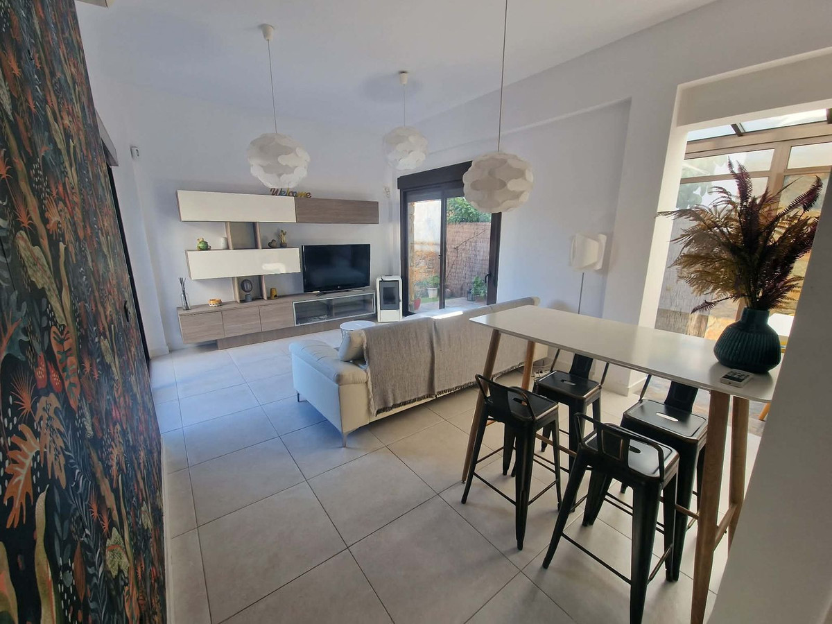 For sale - 2 Bedroom 1 Bathroom House - Detached Villa in Orihuela - Orihuela Centro  - Alicante