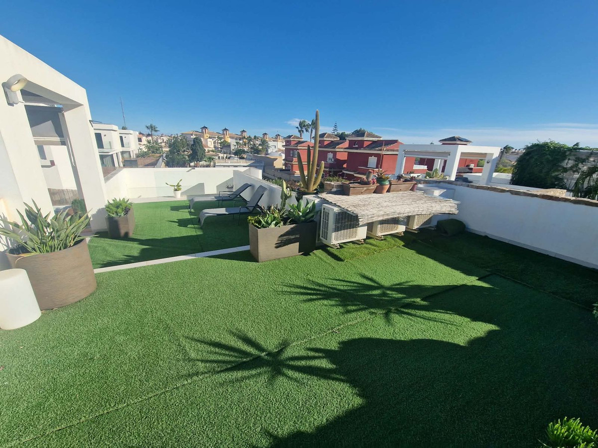 For sale - 2 Bedroom 1 Bathroom House - Detached Villa in Orihuela - Orihuela Centro  - Alicante
