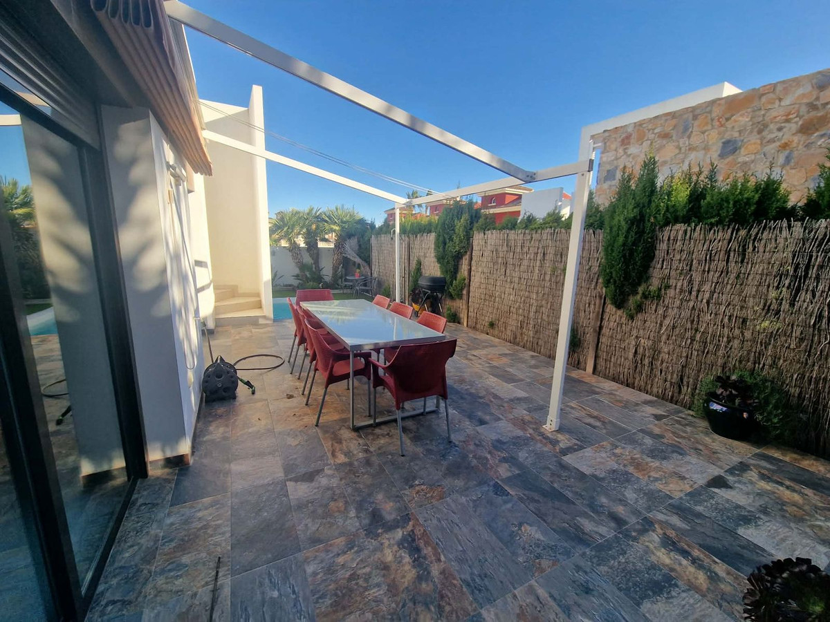 For sale - 2 Bedroom 1 Bathroom House - Detached Villa in Orihuela - Orihuela Centro  - Alicante