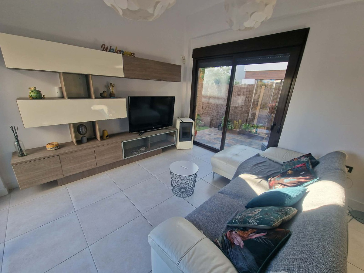 For sale - 2 Bedroom 1 Bathroom House - Detached Villa in Orihuela - Orihuela Centro  - Alicante