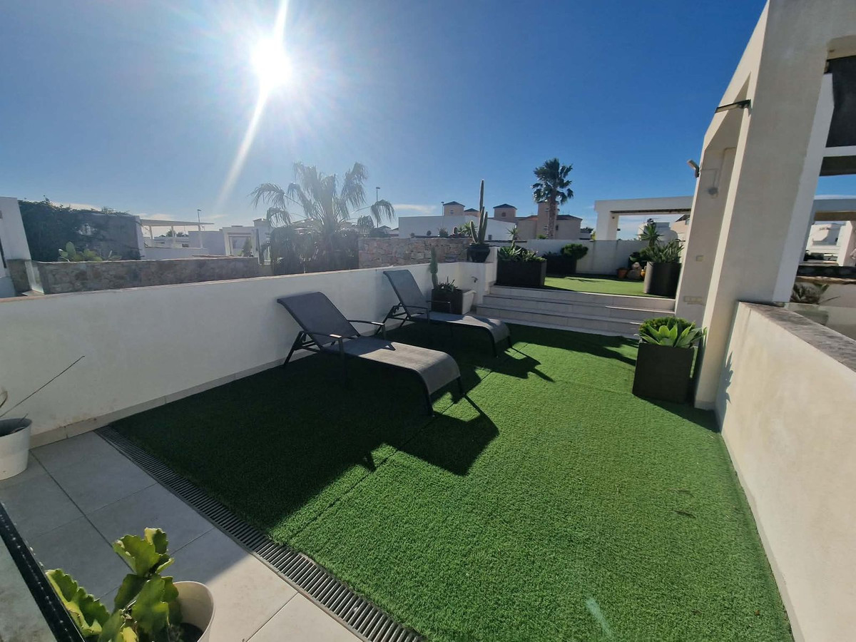 For sale - 2 Bedroom 1 Bathroom House - Detached Villa in Orihuela - Orihuela Centro  - Alicante