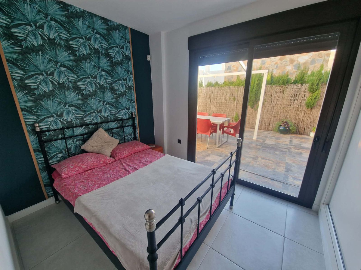 For sale - 2 Bedroom 1 Bathroom House - Detached Villa in Orihuela - Orihuela Centro  - Alicante