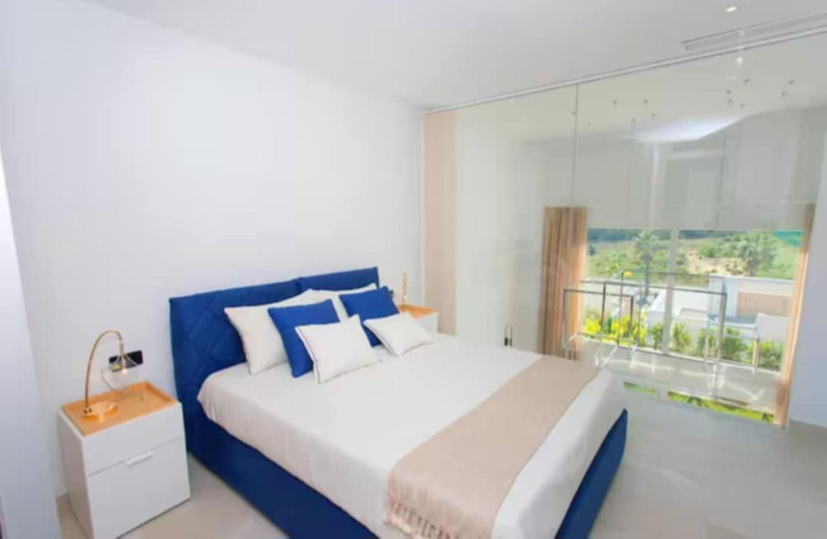 For sale - 5 Bedroom 3 Bathroom House - Detached Villa in Algorfa - Algorfa Centro  - Alicante