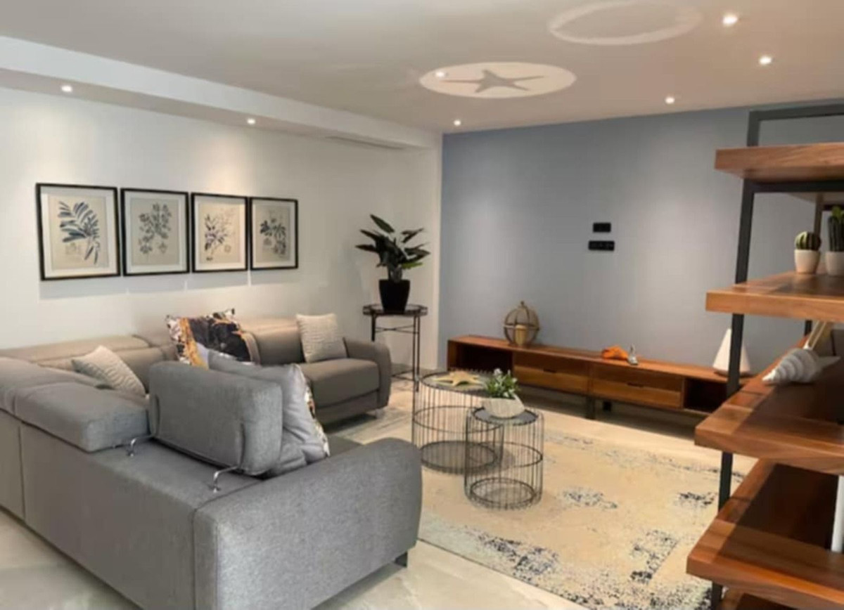 For sale - 5 Bedroom 3 Bathroom House - Detached Villa in Algorfa - Algorfa Centro  - Alicante