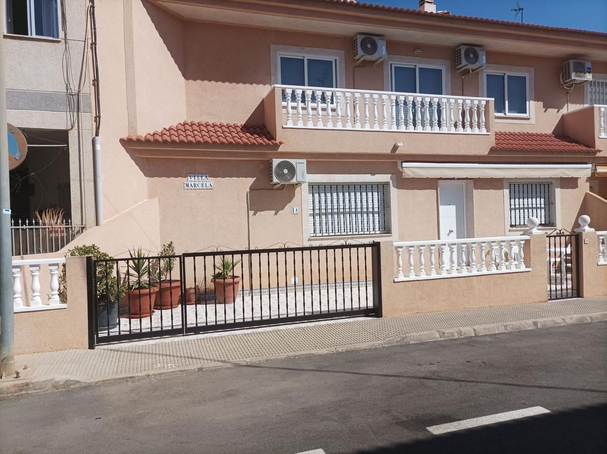 For sale - 4 Bedroom 2 Bathroom House - Semi-Detached House in San Pedro del Pinatar - Lo Pagan  - Murcia