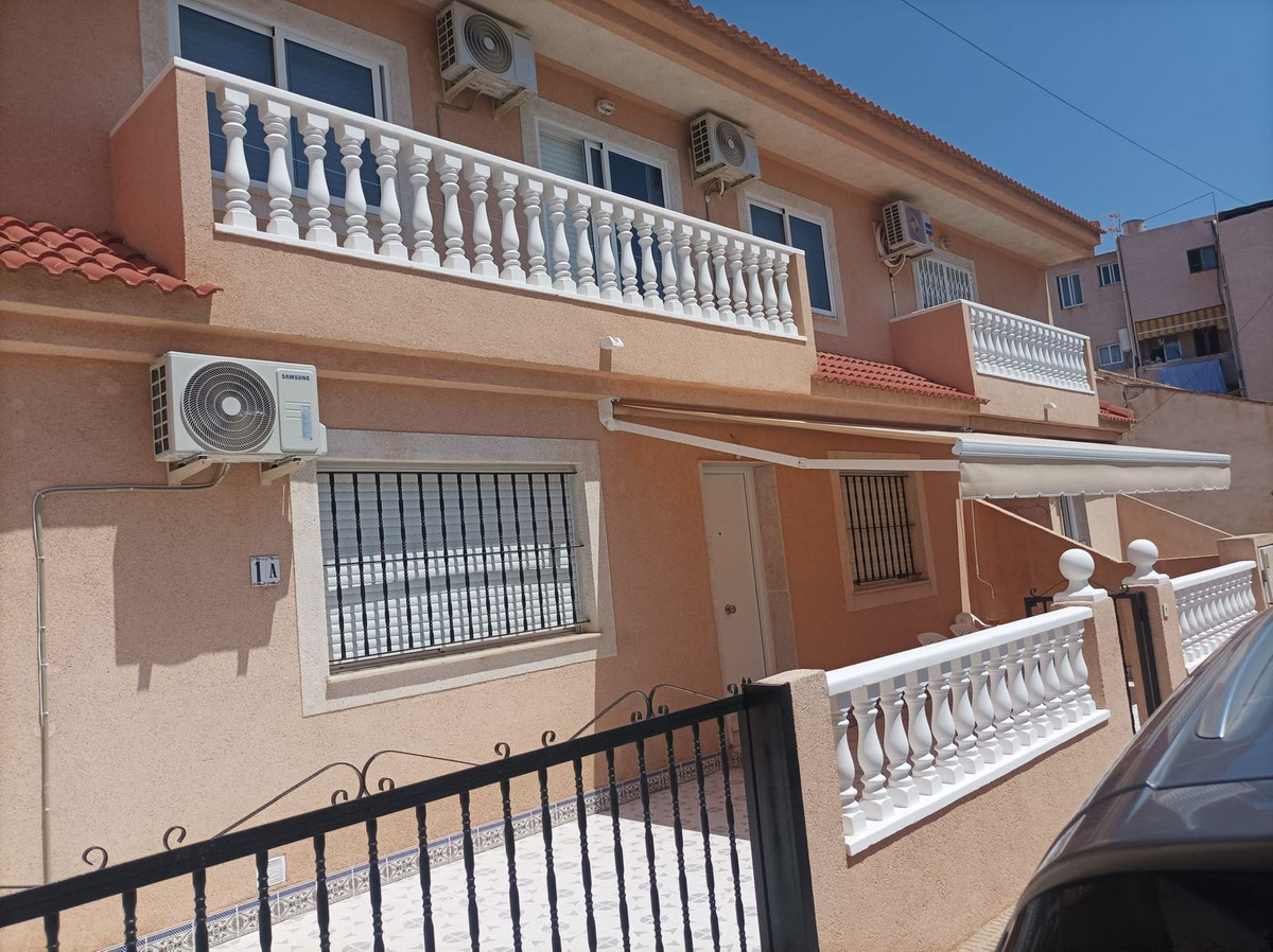 For sale - 4 Bedroom 2 Bathroom House - Semi-Detached House in San Pedro del Pinatar - Lo Pagan  - Murcia
