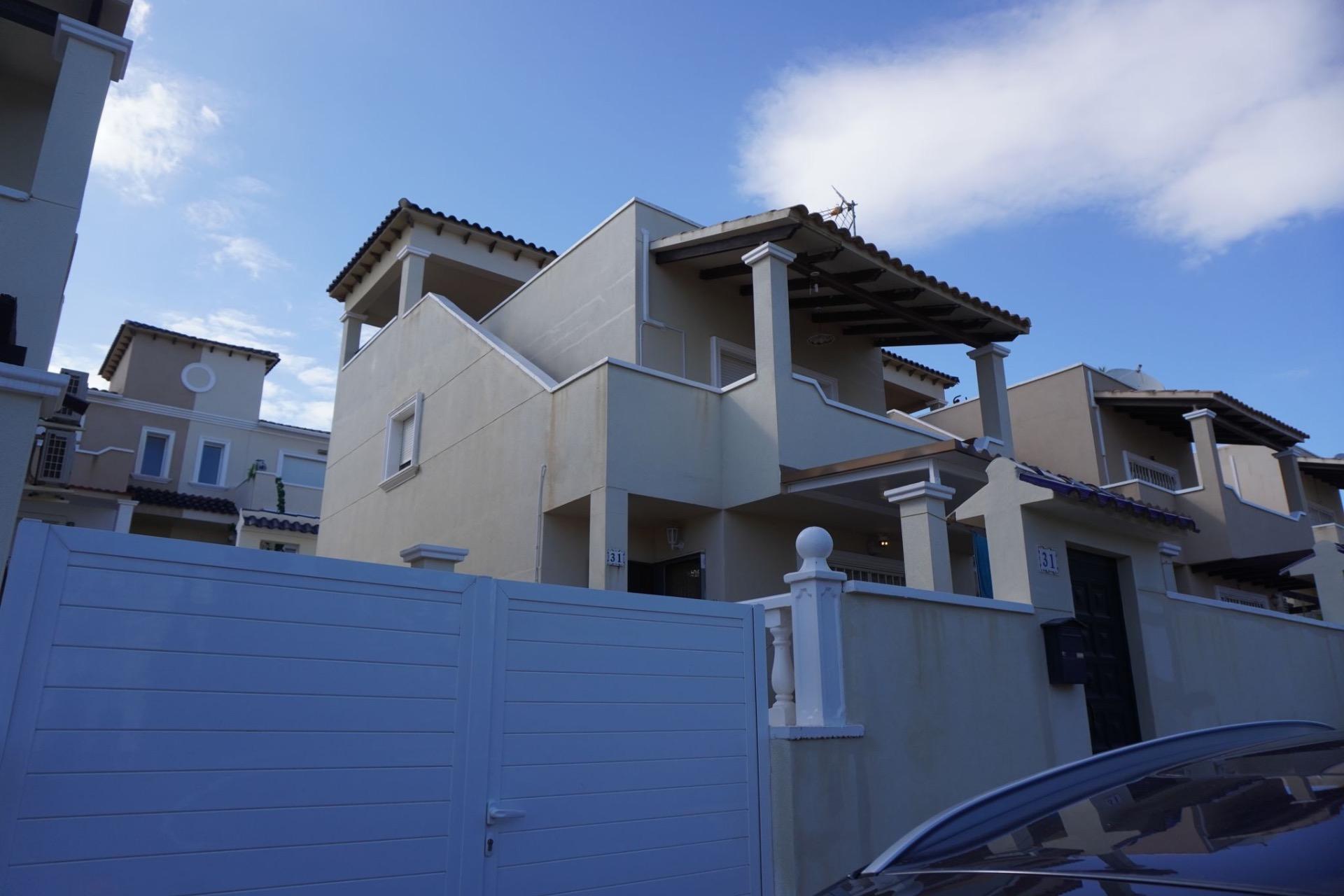 For sale - 3 Bedroom 2 Bathroom Villa in San Miguel de Salinas - San Miguel De Salinas  - Alicante