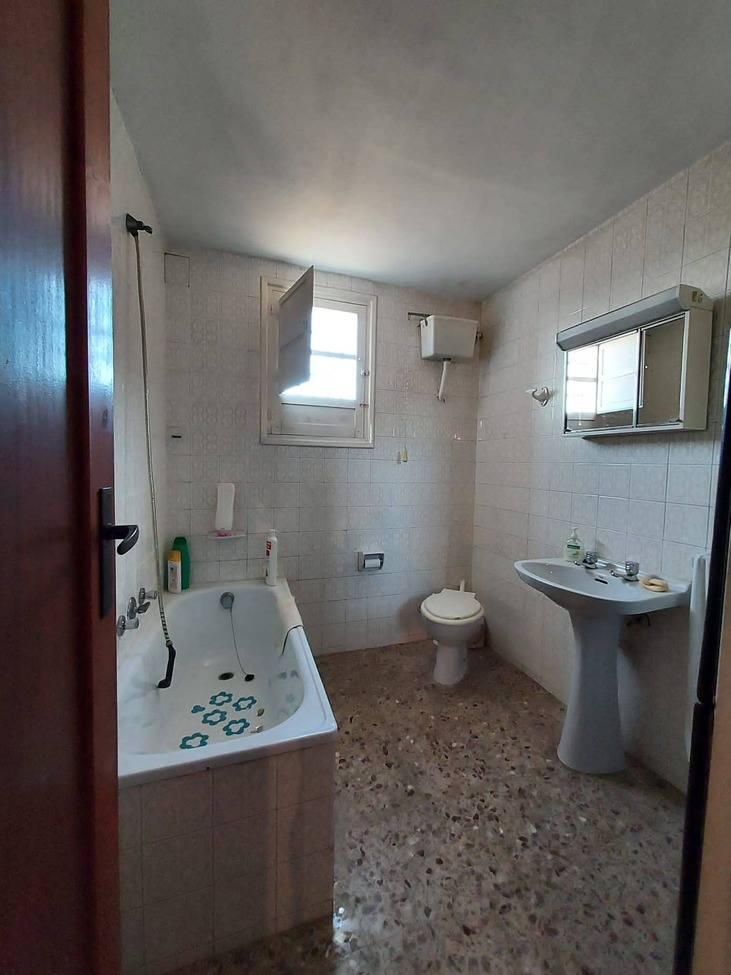 For sale - 4 Bedroom 1 Bathroom Country House in Orihuela - Desamparados  - Alicante