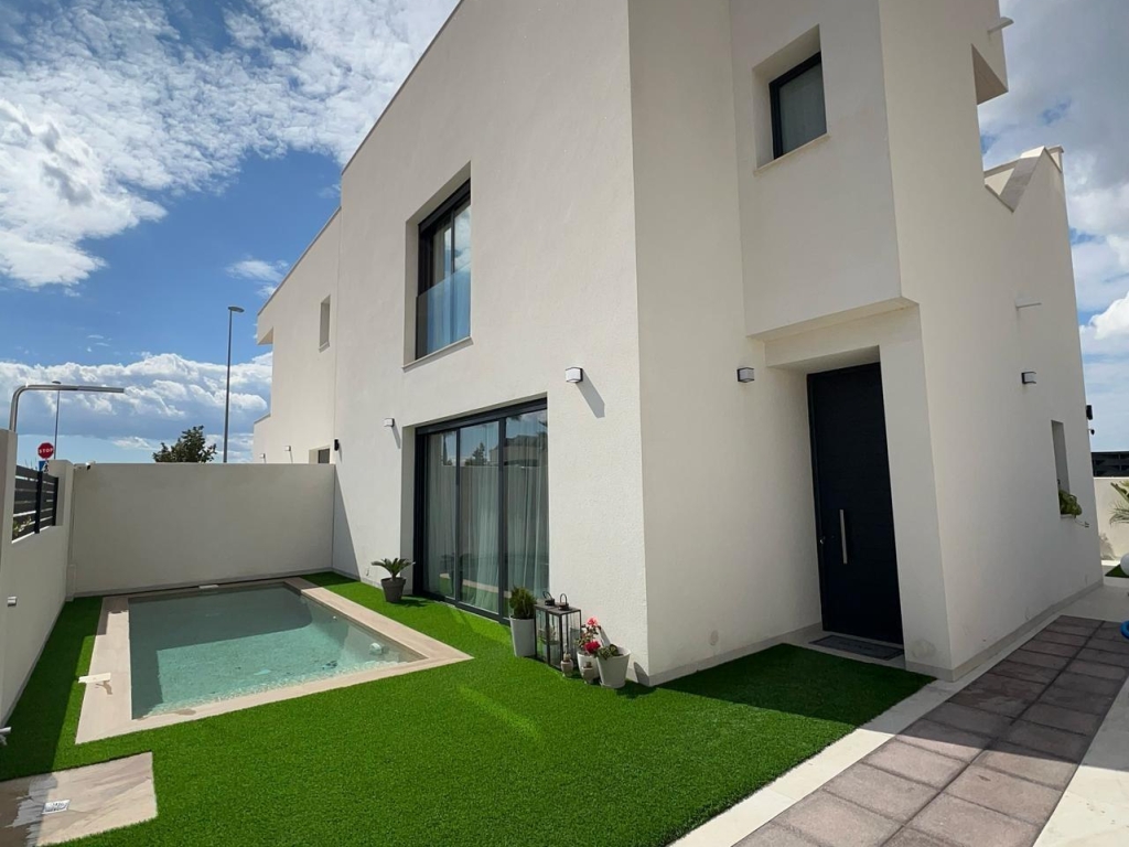 2 Bedroom 2 Bathroom Villa in Benijofar