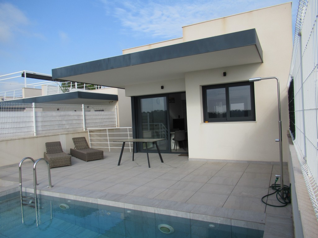 For sale - 5 Bedroom 4 Bathroom Villa in San Miguel de Salinas - Inland  - Alicante