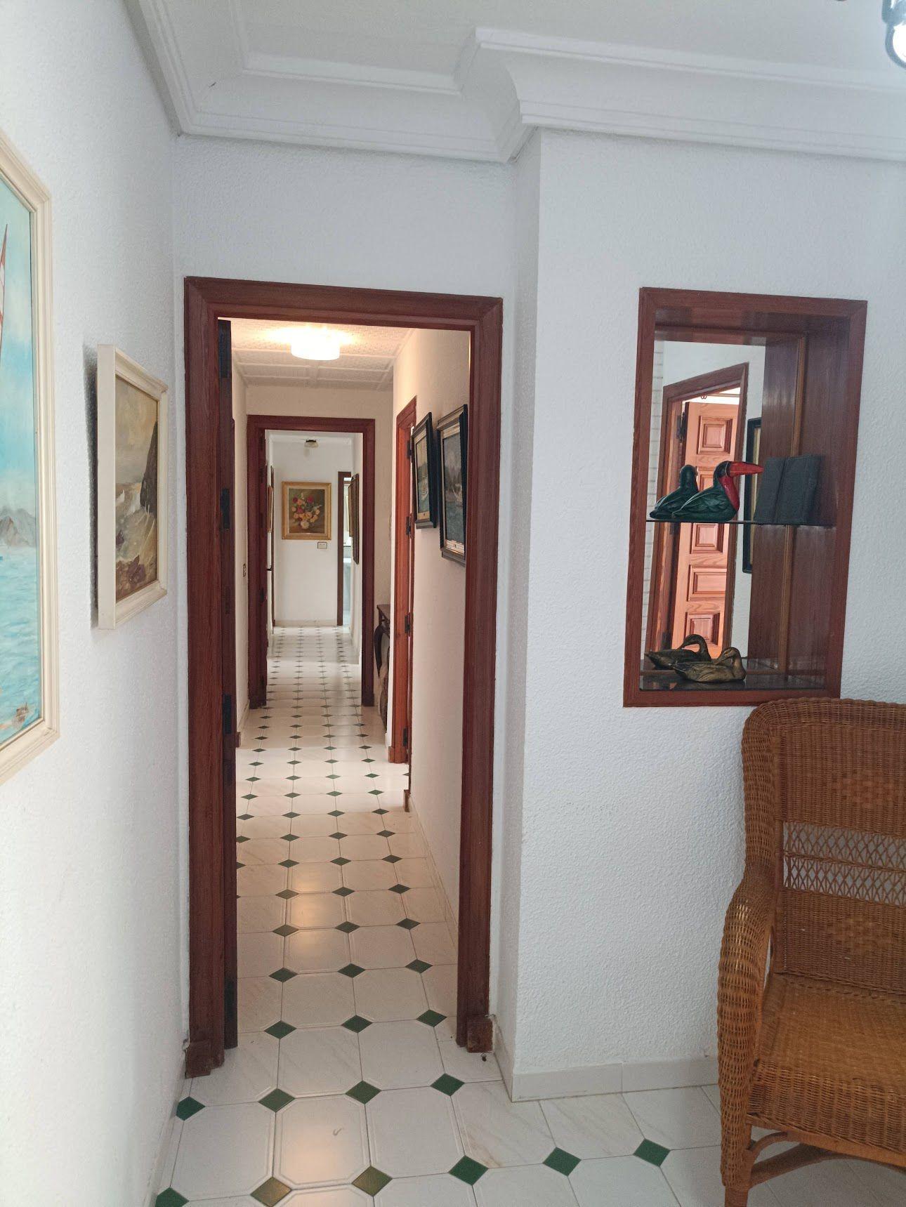 For sale - 4 Bedroom 3 Bathroom Villa in Orihuela Costa - Campoamor  - Alicante
