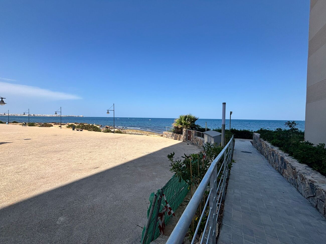 For sale - 2 Bedroom 2 Bathroom Apartment in Punta Prima - Orihuela Costa  - Alicante
