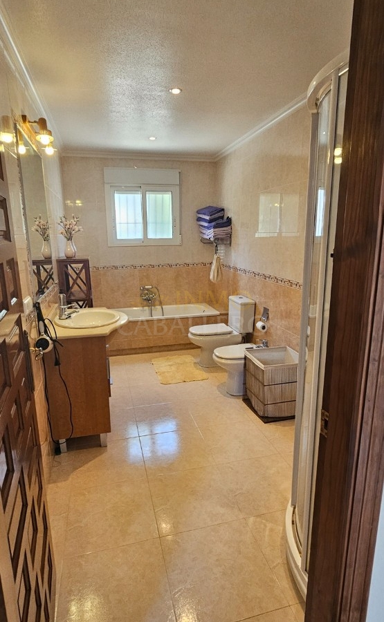 For sale - 5 Bedroom 4 Bathroom Villa in Pinar de Campoverde - Inland  - Alicante