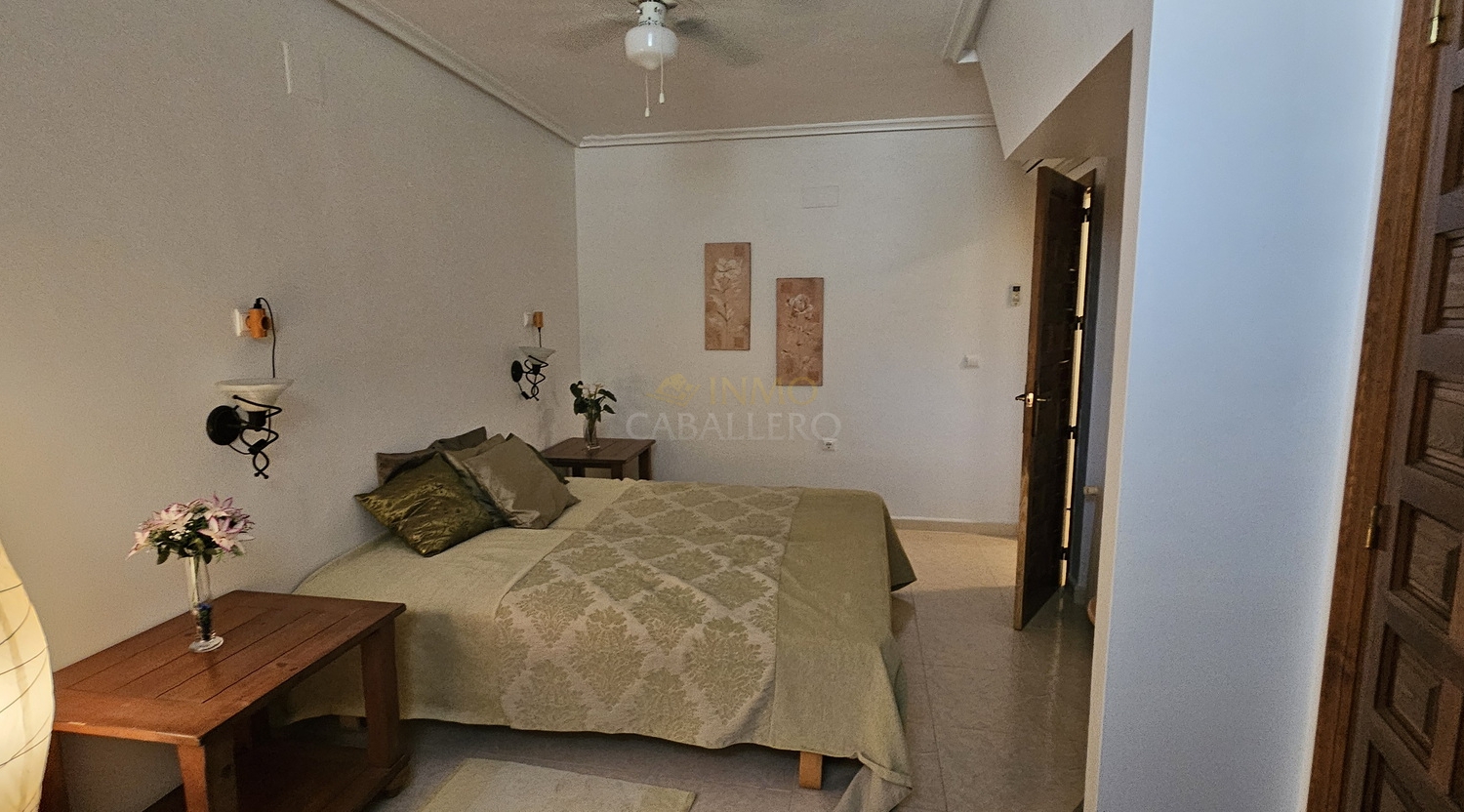 For sale - 5 Bedroom 4 Bathroom Villa in Pinar de Campoverde - Inland  - Alicante
