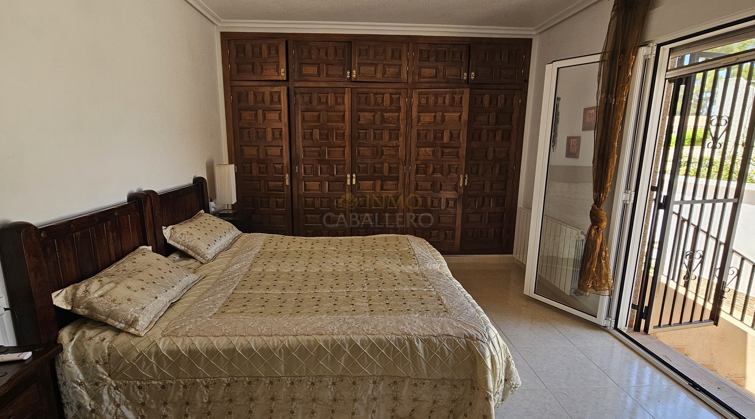 For sale - 5 Bedroom 4 Bathroom Villa in Pinar de Campoverde - Inland  - Alicante