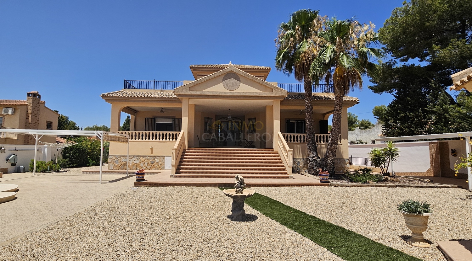 For sale - 5 Bedroom 4 Bathroom Villa in Pinar de Campoverde - Inland  - Alicante
