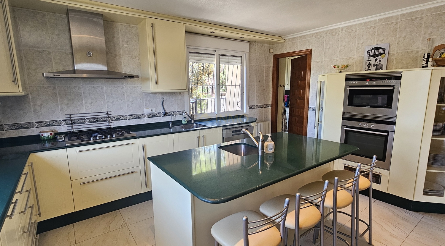For sale - 5 Bedroom 4 Bathroom Villa in Pinar de Campoverde - Inland  - Alicante