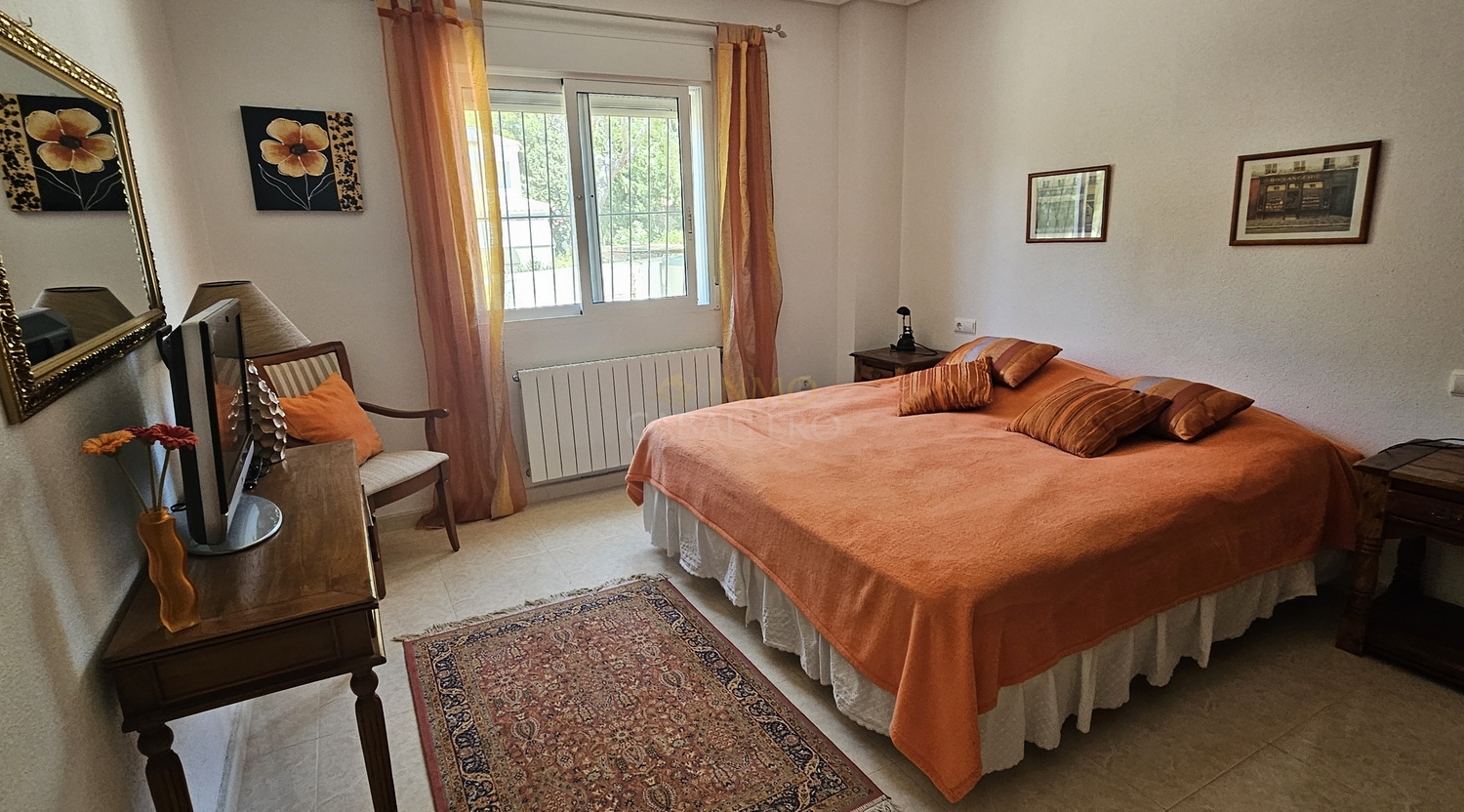 For sale - 5 Bedroom 4 Bathroom Villa in Pinar de Campoverde - Inland  - Alicante