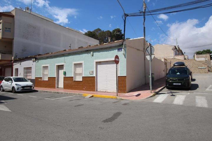 For sale - 3 Bedroom 2 Bathroom Town House in Guardamar del Segura - Centro  - Alicante