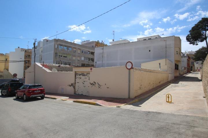 For sale - 3 Bedroom 2 Bathroom Town House in Guardamar del Segura - Centro  - Alicante