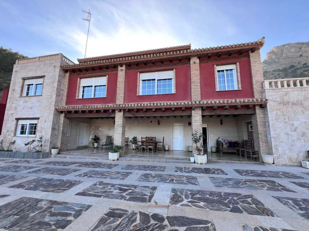 4 Bedroom 3 Bathroom Villa in Orihuela