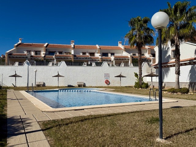 For sale - 3 Bedroom 3 Bathroom Town House in San Miguel de Salinas - Inland  - Alicante