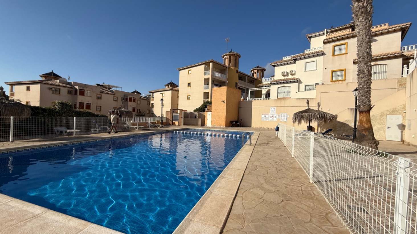 For sale - 2 Bedroom 1 Bathroom Apartment in Orihuela - Inland  - Alicante