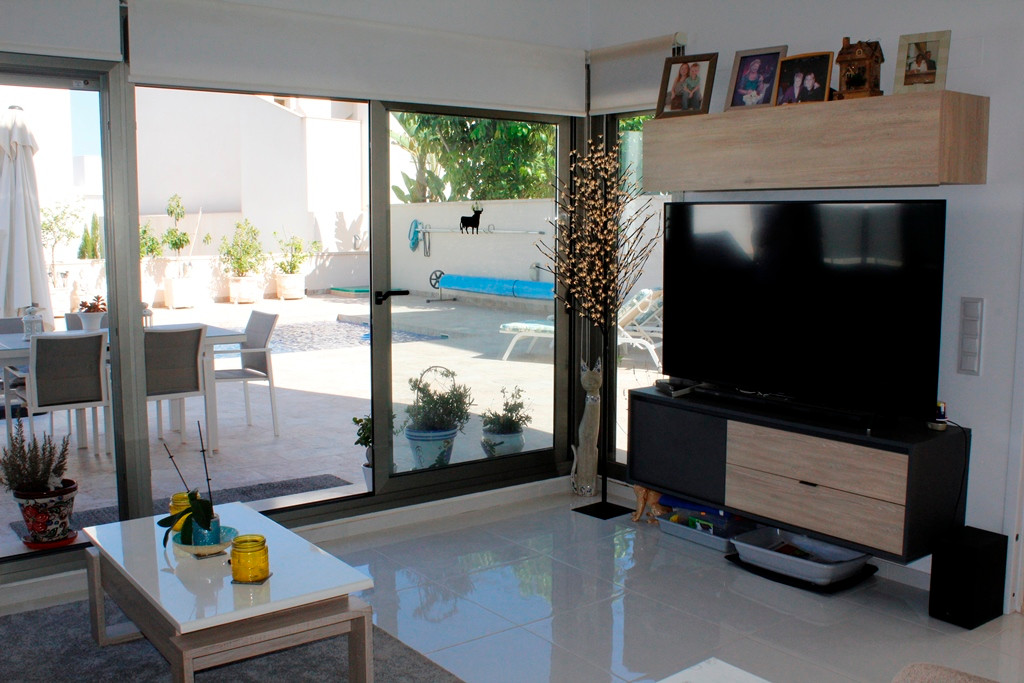 For sale - 3 Bedroom 3 Bathroom Villa in San Miguel de Salinas - Inland  - Alicante