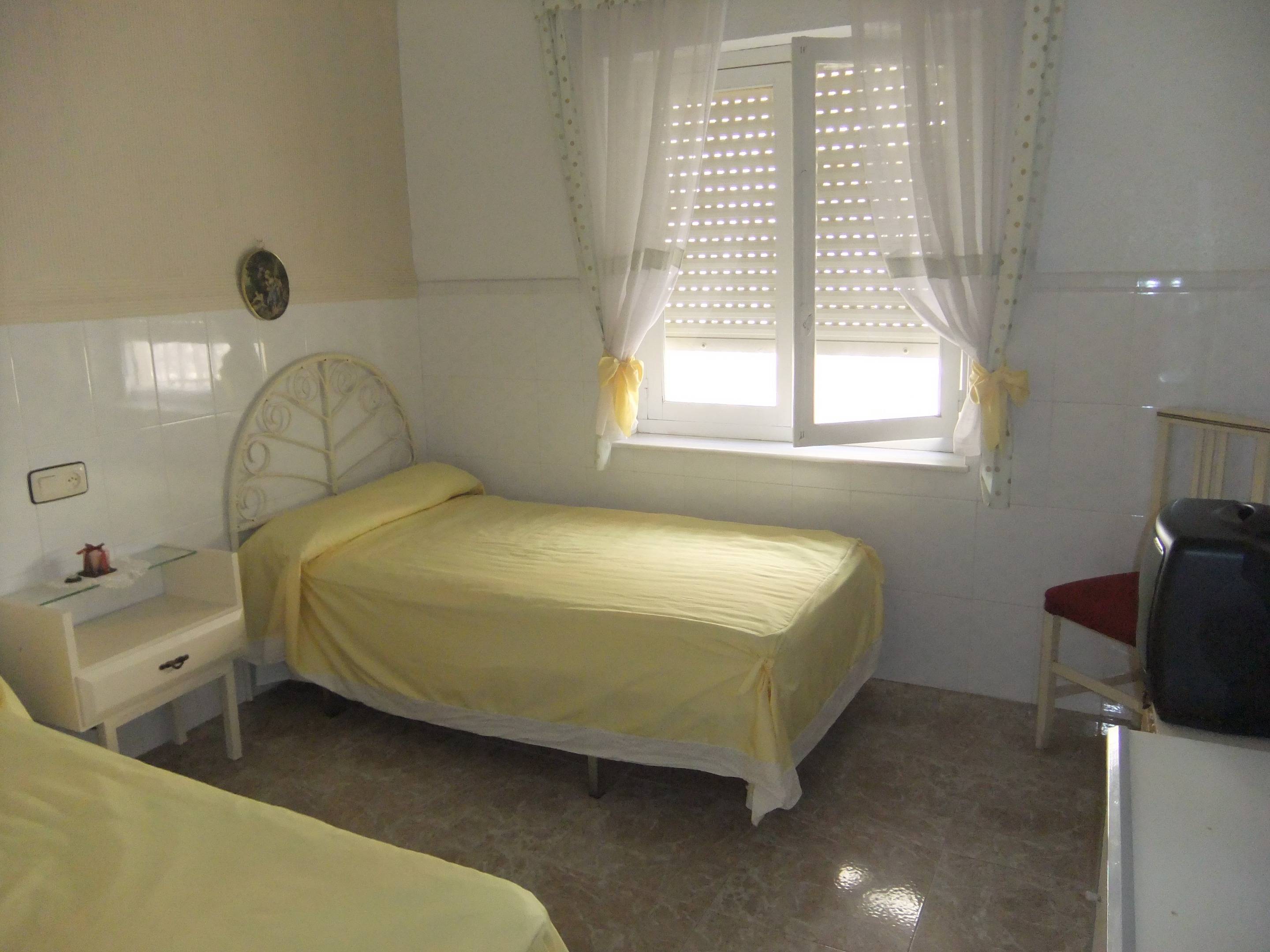 For sale - 5 Bedroom 1 Bathroom Town House in Pilar de La Horadada - Torre de la Horadada  - Alicante
