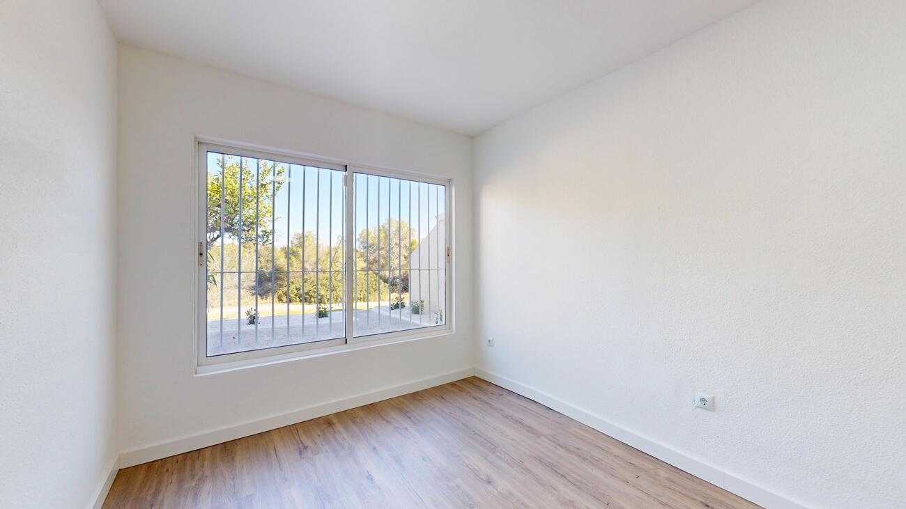 For sale - 2 Bedroom 1 Bathroom Bungalow in Villamartin - Costa Blanca  - Alicante