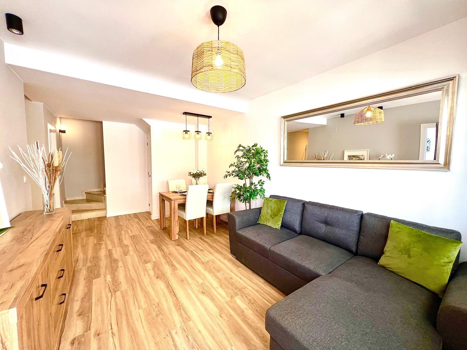 For sale - 3 Bedroom 2 Bathroom Town House in Orihuela - Urbanización Perla Del Mar  - Alicante