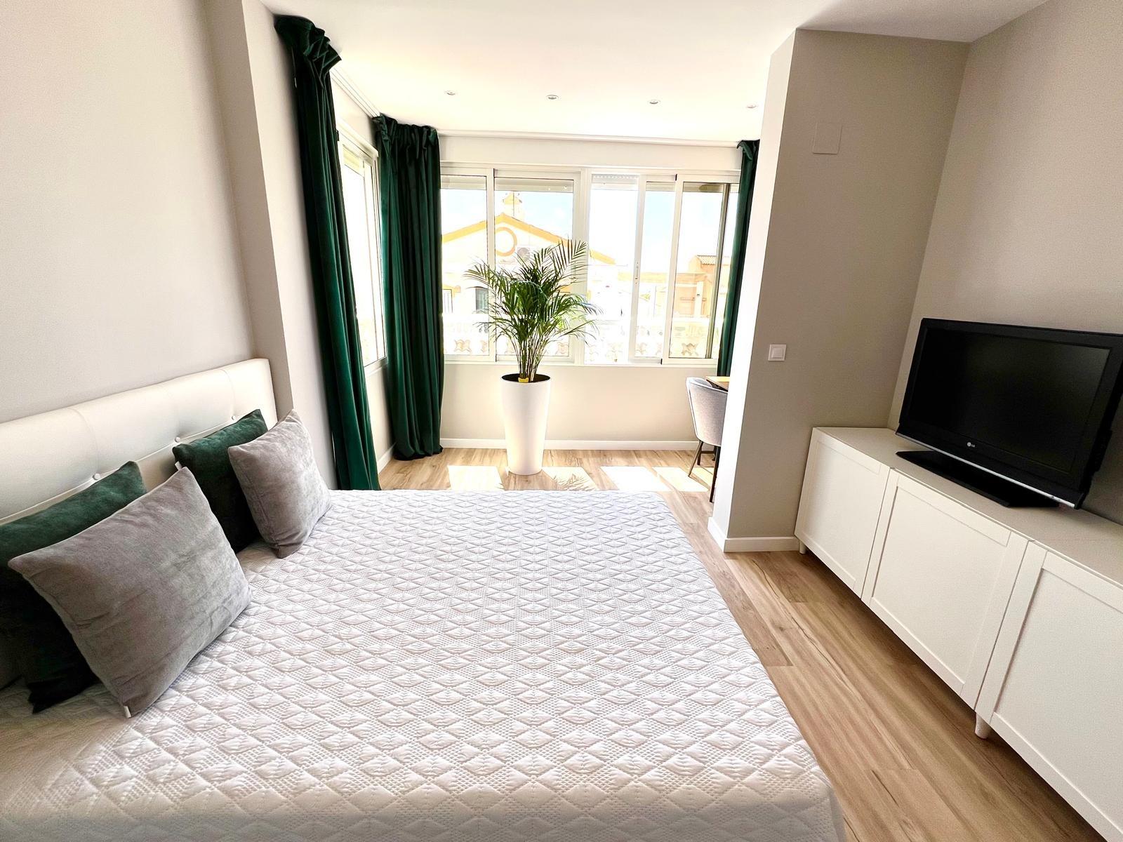 For sale - 3 Bedroom 2 Bathroom Town House in Orihuela - Urbanización Perla Del Mar  - Alicante