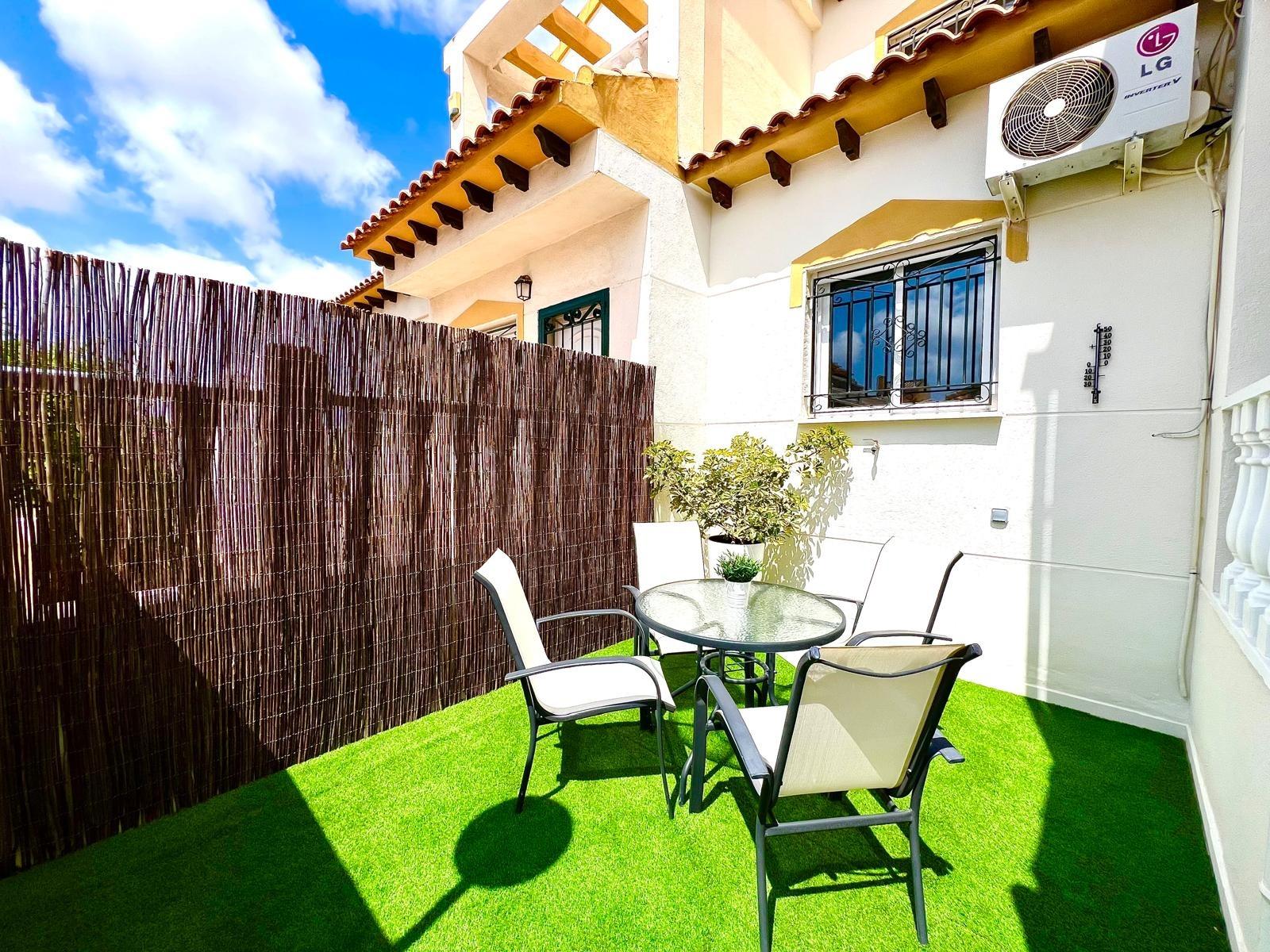 For sale - 3 Bedroom 2 Bathroom Town House in Orihuela - Urbanización Perla Del Mar  - Alicante