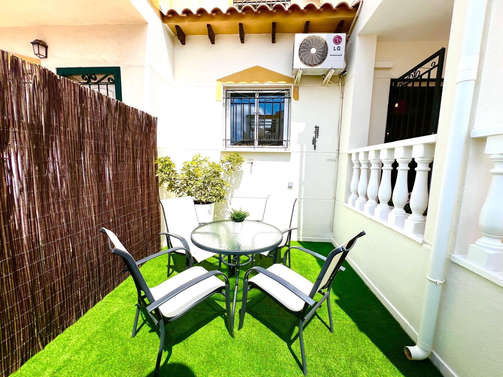 For sale - 3 Bedroom 2 Bathroom Town House in Orihuela - Urbanización Perla Del Mar  - Alicante