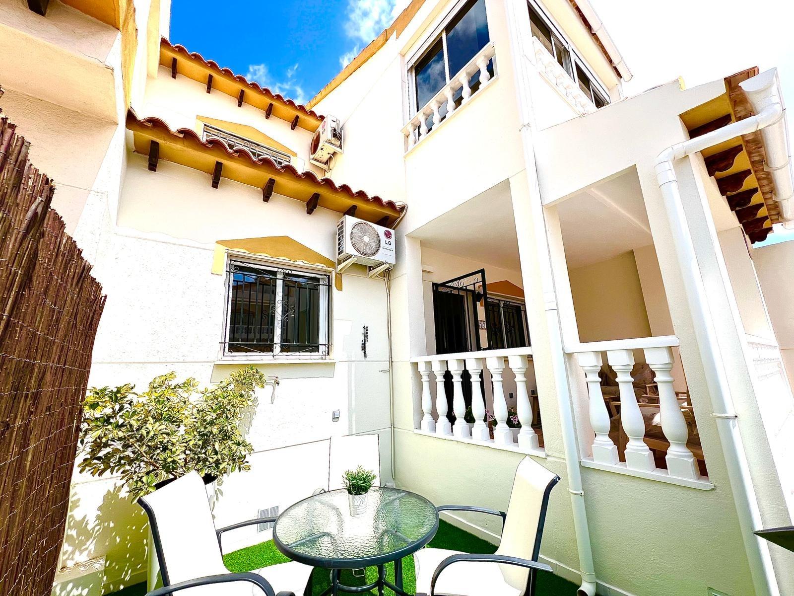 For sale - 3 Bedroom 2 Bathroom Town House in Orihuela - Urbanización Perla Del Mar  - Alicante