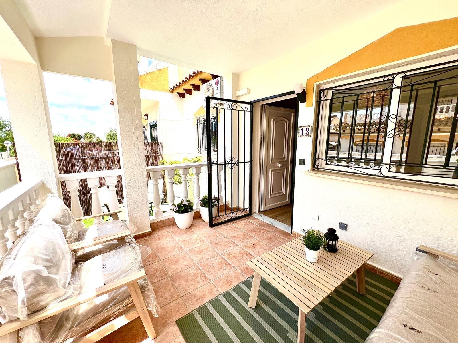 For sale - 3 Bedroom 2 Bathroom Town House in Orihuela - Urbanización Perla Del Mar  - Alicante