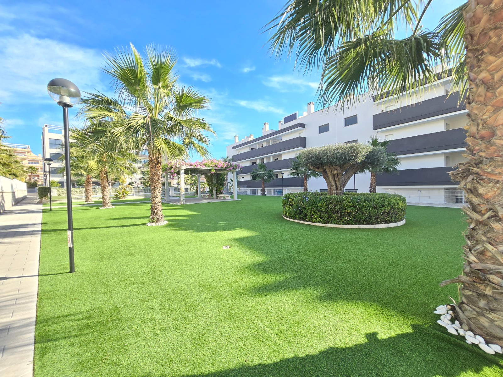 For sale - 2 Bedroom 2 Bathroom Apartment in Orihuela Costa - Costa Blanca  - Alicante