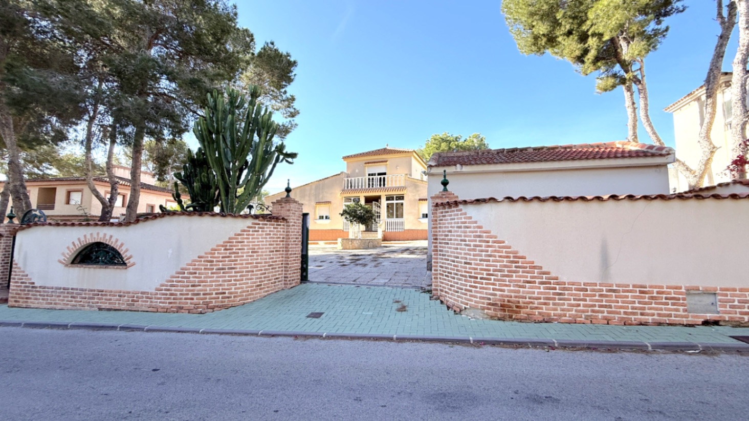 For sale - 4 Bedroom 3 Bathroom Villa in Pilar de La Horadada - Costa Blanca  - Alicante