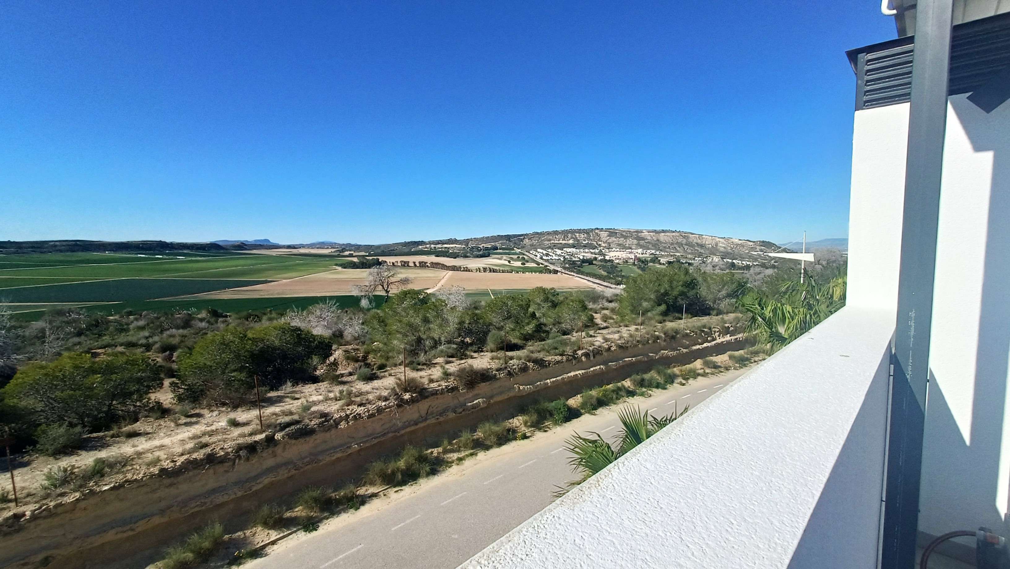 For sale - 3 Bedroom 3 Bathroom Villa in Algorfa - Inland  - Alicante