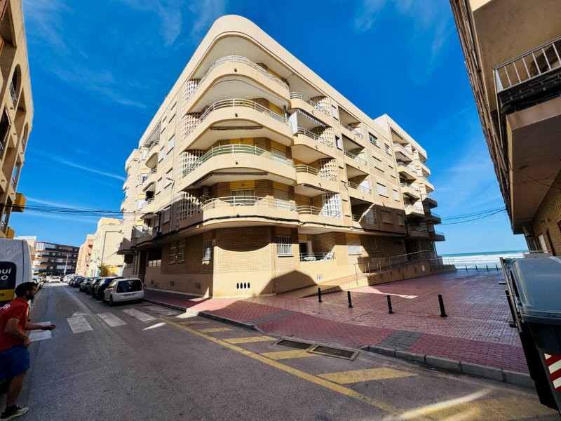 For sale - 3 Bedroom 2 Bathroom Apartment in La Mata - Costa Blanca  - Alicante